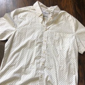 men’s collared shirt